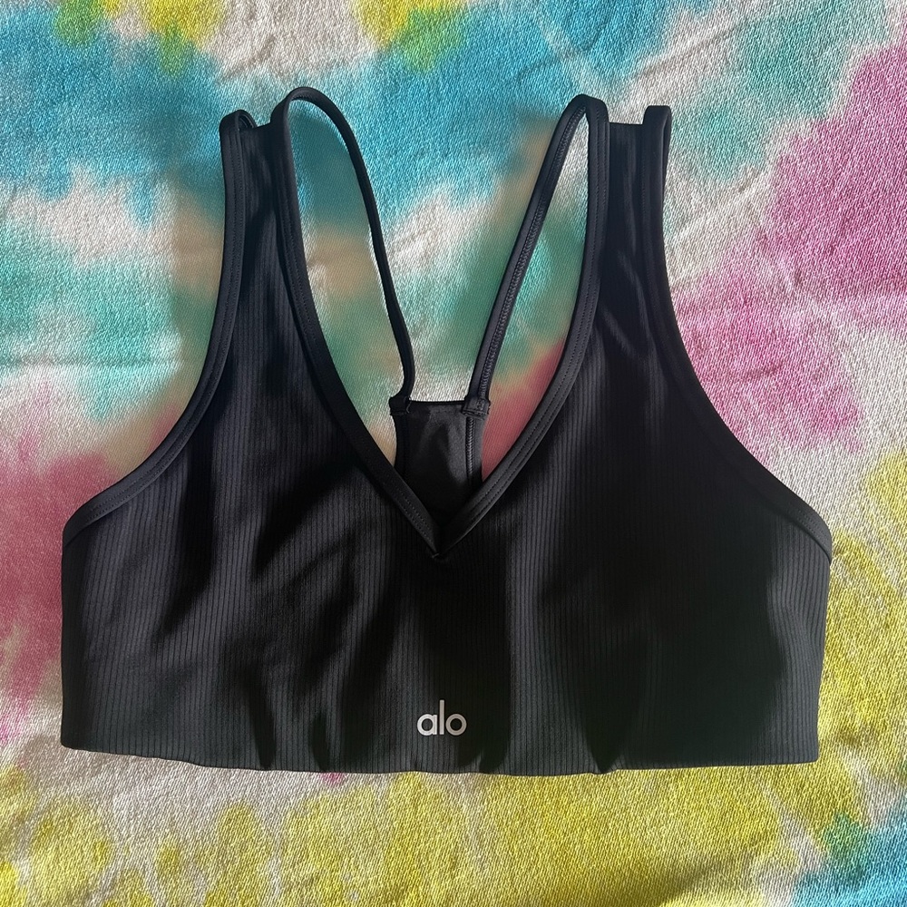 ALO Yoga Jump Start V-neck bra (Med)